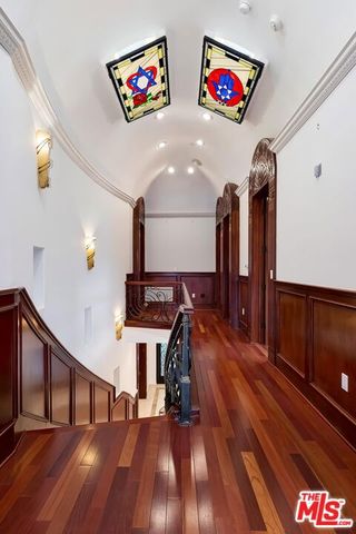 332 S Almont Drive, Beverly Hills, CA 90211