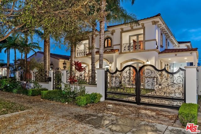 332 S Almont Drive, Beverly Hills, CA 90211