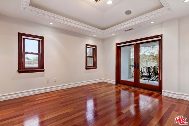 332 S Almont Drive, Beverly Hills, CA 90211