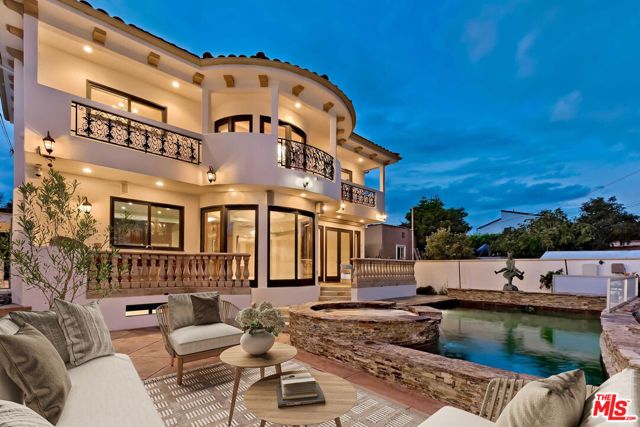 332 S Almont Drive, Beverly Hills, CA 90211