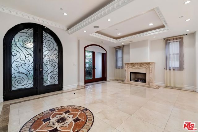 332 S Almont Drive, Beverly Hills, CA 90211