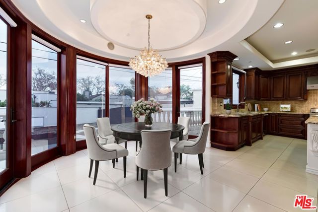 332 S Almont Drive, Beverly Hills, CA 90211