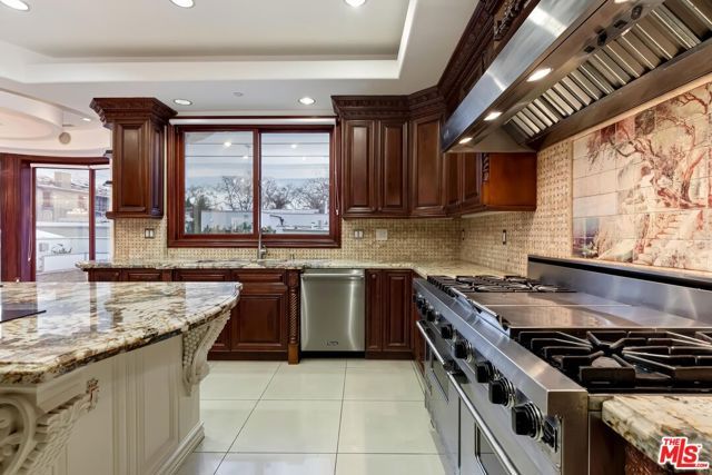 332 S Almont Drive, Beverly Hills, CA 90211