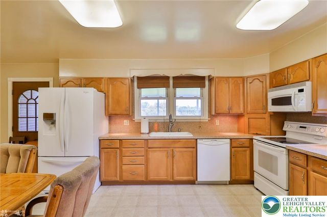 2221 Kings Avenue, Easton, PA 18045