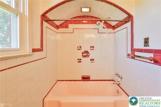 2221 Kings Avenue, Easton, PA 18045