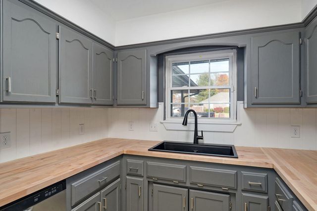 4754 W Tarkio Street, Springfield, MO 65802