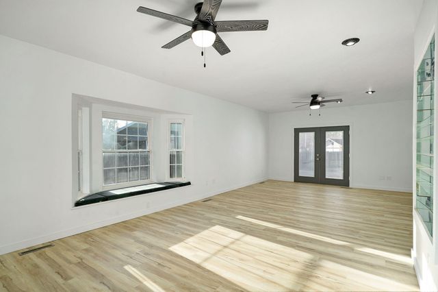 4754 W Tarkio Street, Springfield, MO 65802