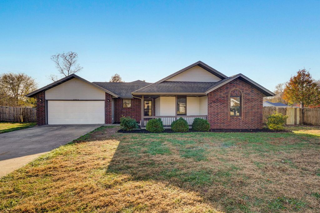 4754 W Tarkio Street, Springfield, MO 65802
