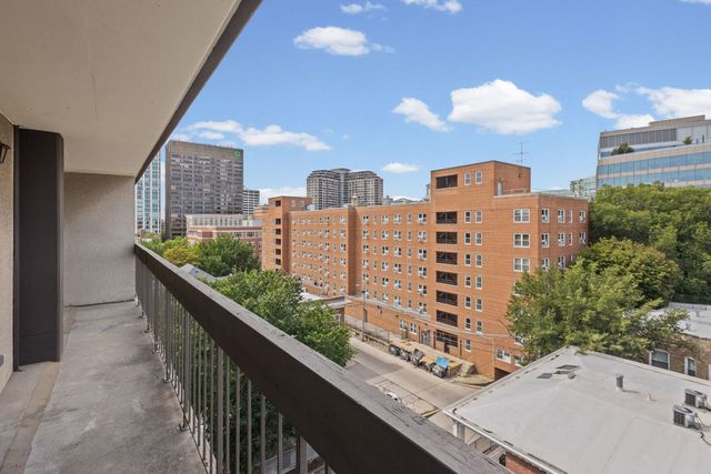 1738 Chicago Avenue 803, Evanston, IL 60201