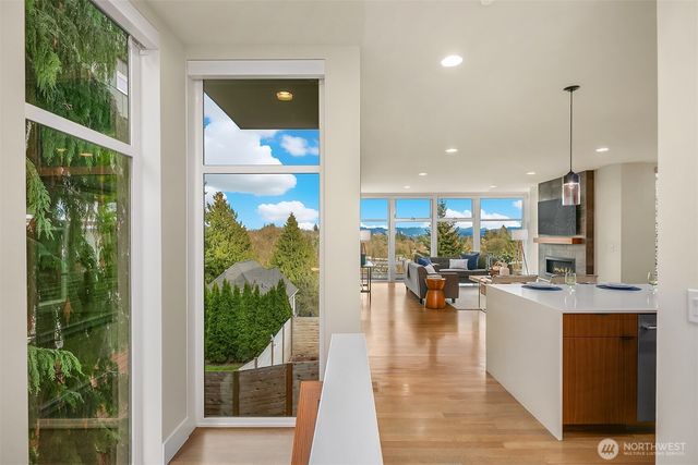 616 25th Avenue E, Seattle, WA 98112