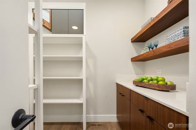 616 25th Avenue E, Seattle, WA 98112