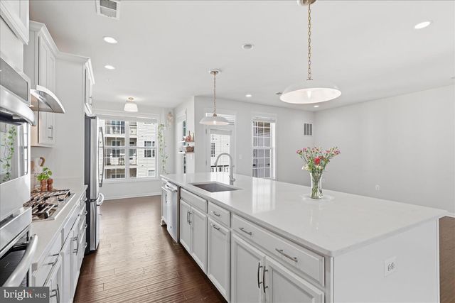 43100 THOROUGHFARE GAP TER, Ashburn, VA 20148