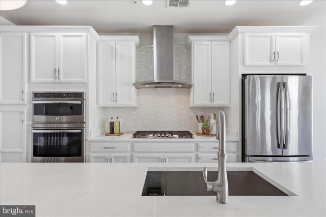 43100 THOROUGHFARE GAP TER, Ashburn, VA 20148