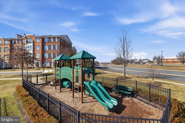 43100 THOROUGHFARE GAP TER, Ashburn, VA 20148