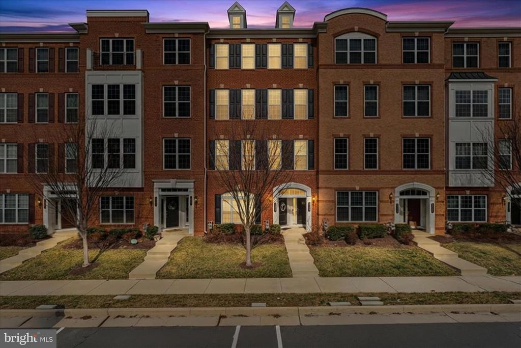 43100 THOROUGHFARE GAP TER, Ashburn, VA 20148