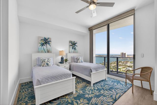 220 Lake Shore Drive 1907, West Palm Beach, FL 33403