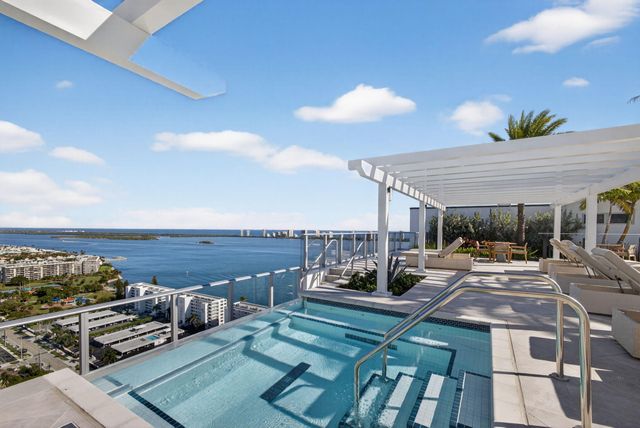 220 Lake Shore Drive 1907, West Palm Beach, FL 33403