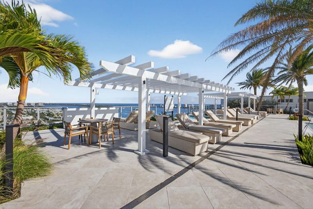 220 Lake Shore Drive 1907, West Palm Beach, FL 33403