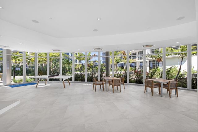 220 Lake Shore Drive 1907, West Palm Beach, FL 33403
