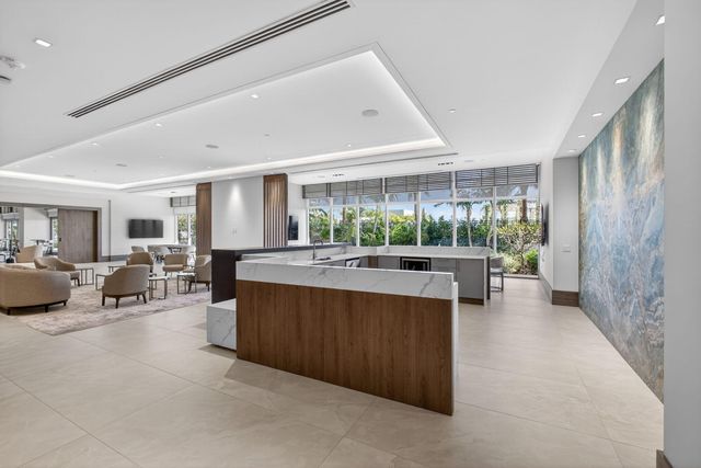 220 Lake Shore Drive 1907, West Palm Beach, FL 33403