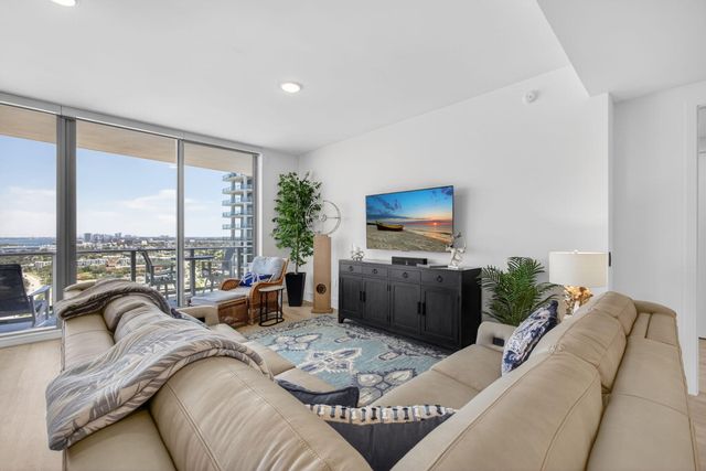 220 Lake Shore Drive 1907, West Palm Beach, FL 33403
