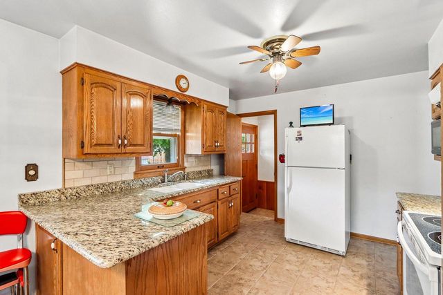 4369 S Nicholson AVENUE, Saint Francis, WI 53235