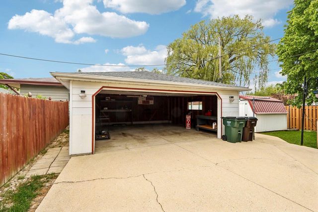 4369 S Nicholson AVENUE, Saint Francis, WI 53235