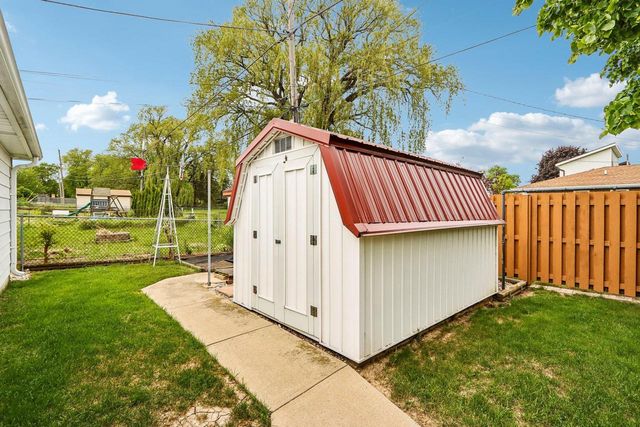 4369 S Nicholson AVENUE, Saint Francis, WI 53235