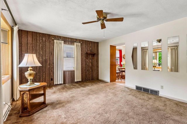 4369 S Nicholson AVENUE, Saint Francis, WI 53235