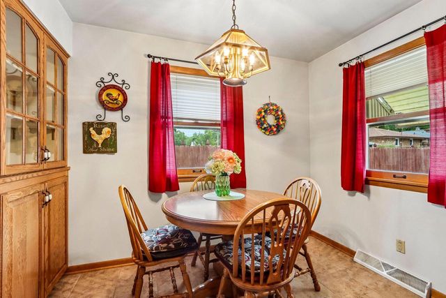 4369 S Nicholson AVENUE, Saint Francis, WI 53235