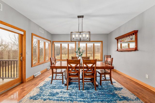 S62W28195 Ridge Valley ROAD, Waukesha, WI 53189