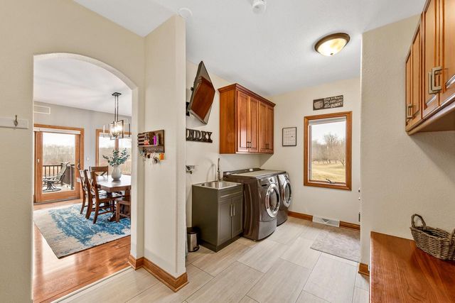 S62W28195 Ridge Valley ROAD, Waukesha, WI 53189