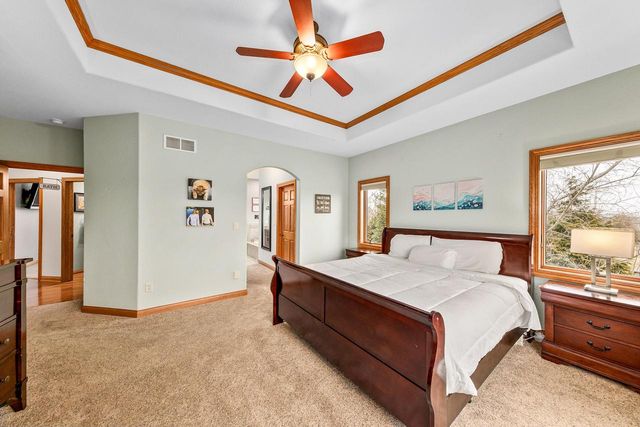 S62W28195 Ridge Valley ROAD, Waukesha, WI 53189