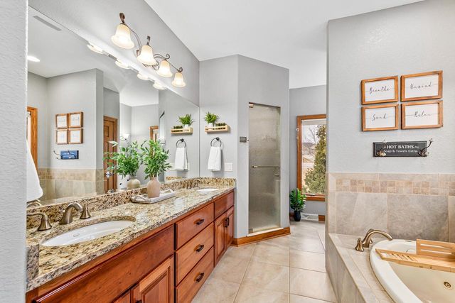 S62W28195 Ridge Valley ROAD, Waukesha, WI 53189