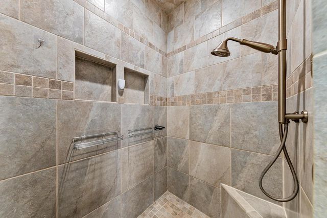 S62W28195 Ridge Valley ROAD, Waukesha, WI 53189