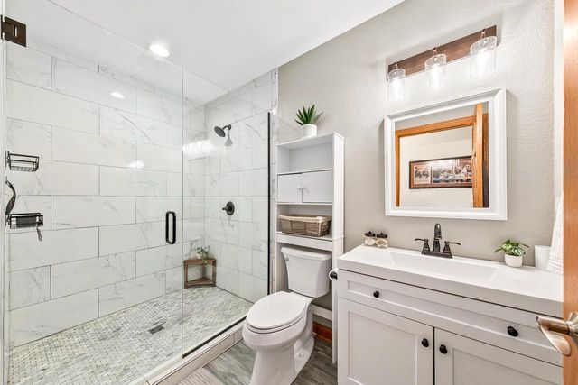 S62W28195 Ridge Valley ROAD, Waukesha, WI 53189