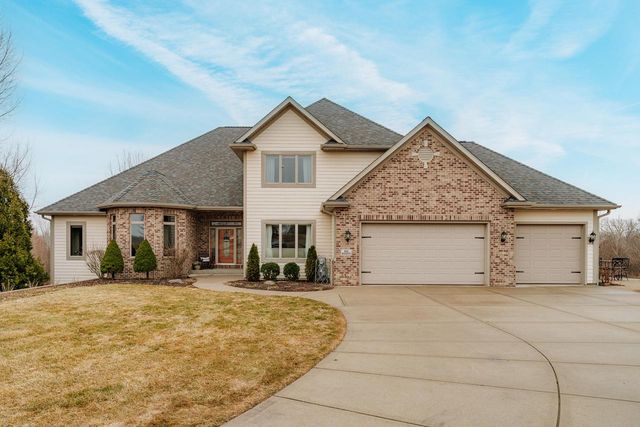 S62W28195 Ridge Valley ROAD, Waukesha, WI 53189