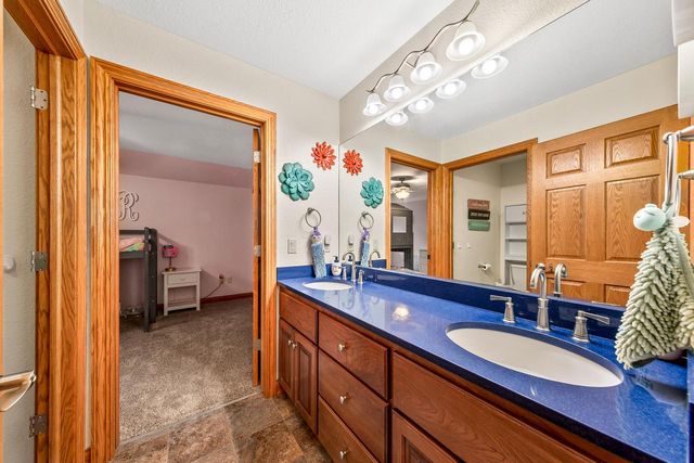 S62W28195 Ridge Valley ROAD, Waukesha, WI 53189