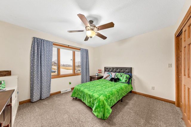 S62W28195 Ridge Valley ROAD, Waukesha, WI 53189