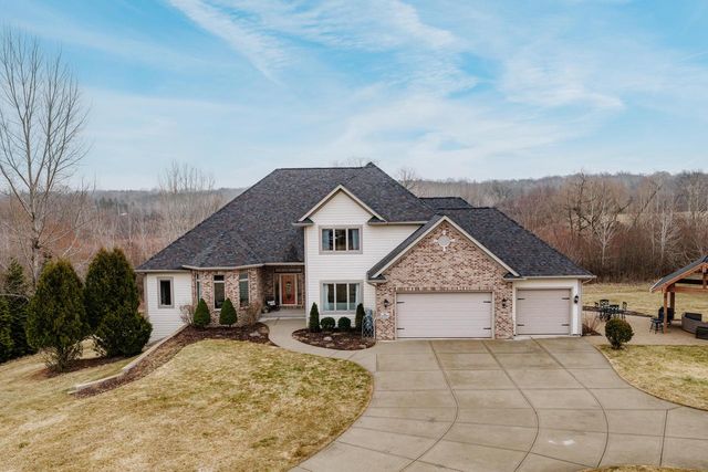 S62W28195 Ridge Valley ROAD, Waukesha, WI 53189