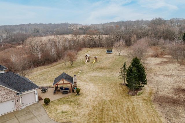 S62W28195 Ridge Valley ROAD, Waukesha, WI 53189