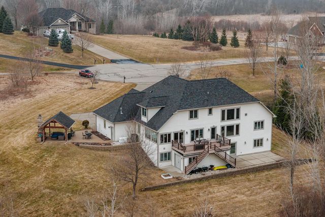 S62W28195 Ridge Valley ROAD, Waukesha, WI 53189