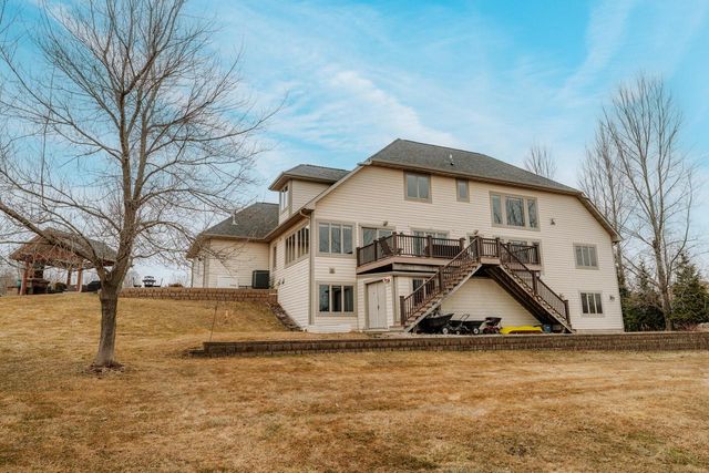 S62W28195 Ridge Valley ROAD, Waukesha, WI 53189