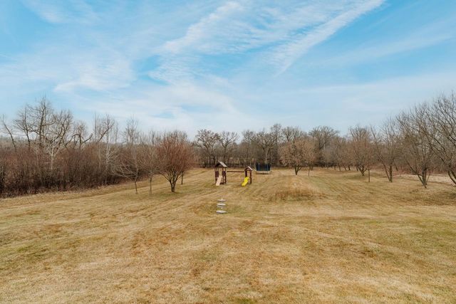 S62W28195 Ridge Valley ROAD, Waukesha, WI 53189