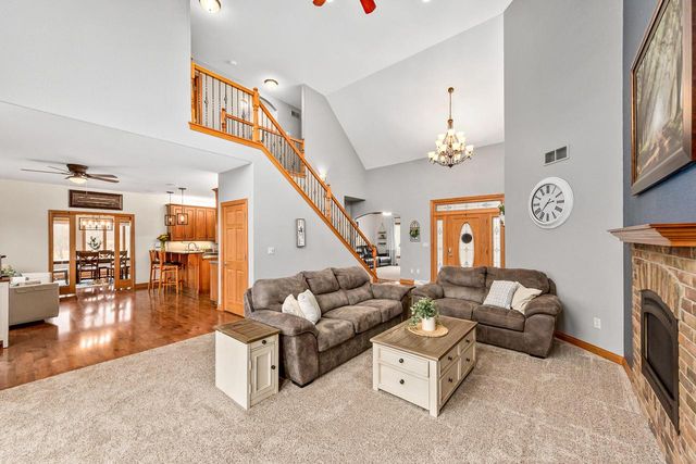 S62W28195 Ridge Valley ROAD, Waukesha, WI 53189