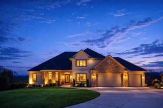 S62W28195 Ridge Valley ROAD, Waukesha, WI 53189