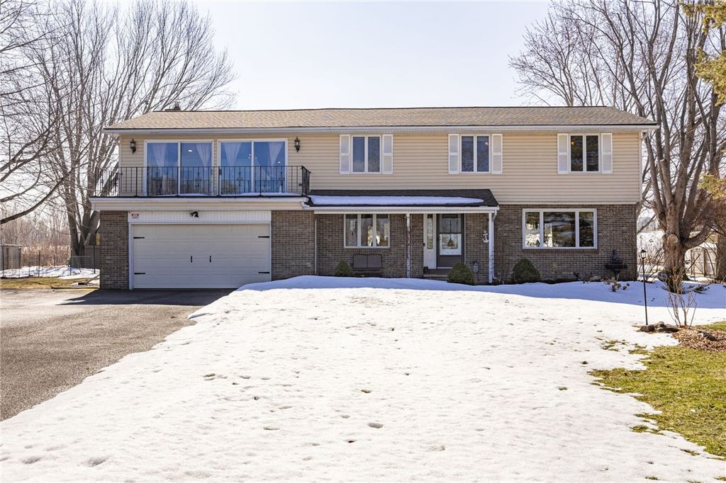 596 Ontario Drive, Ontario, NY 14519