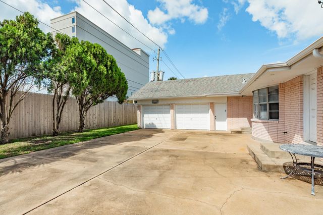 47 Adler Circle, Galveston, TX 77551