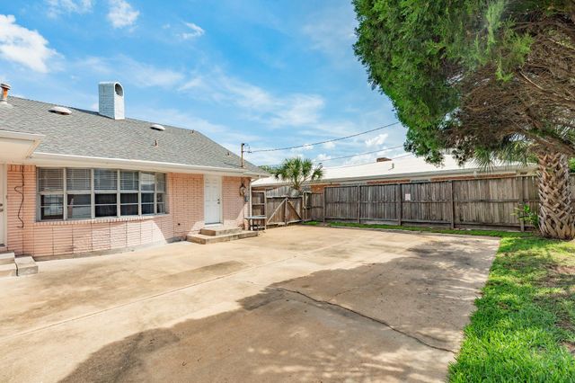 47 Adler Circle, Galveston, TX 77551