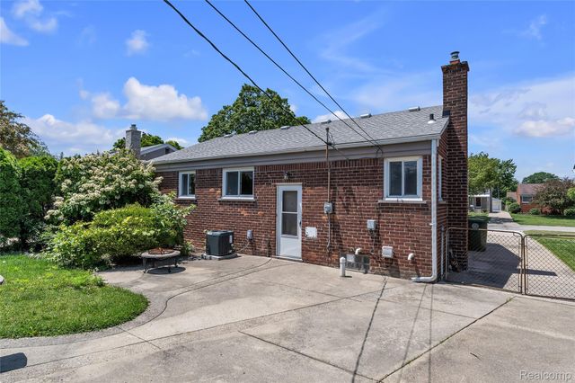 15421 McCann Street, Southgate, MI 48195